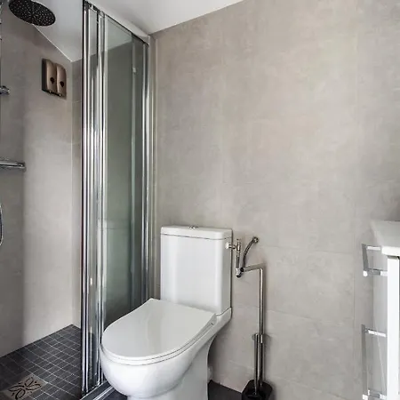 Dne Villa- Disney-Paris - Holidays House - Maison De Vacances - Piscine - Pool- 6 Chambres- 6 Sdb - 6 Bedrooms - 6 Bathrooms Gournay-Sur-Marne Buitenkant foto