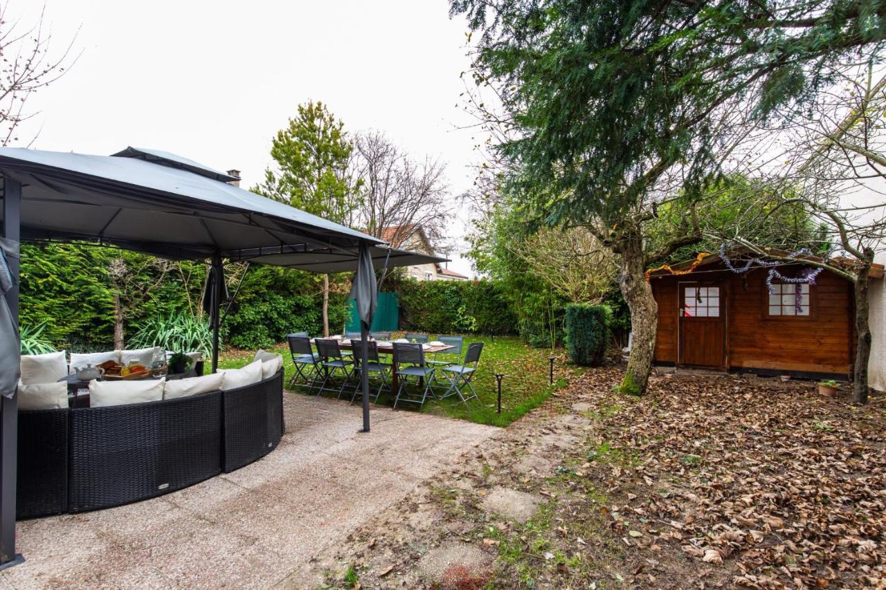 Villa Dne Villa- Disney-paris - Holidays House - Maison De - Piscine - Pool- 6 Chambres- 6 Sdb - 6 Bedrooms - 6 Bathrooms *