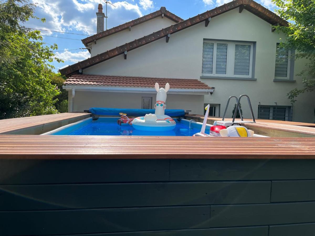 Villa Dne Villa- Disney-paris - Holidays House - Maison De - Piscine - Pool- 6 Chambres- 6 Sdb - 6 Bedrooms - 6 Bathrooms