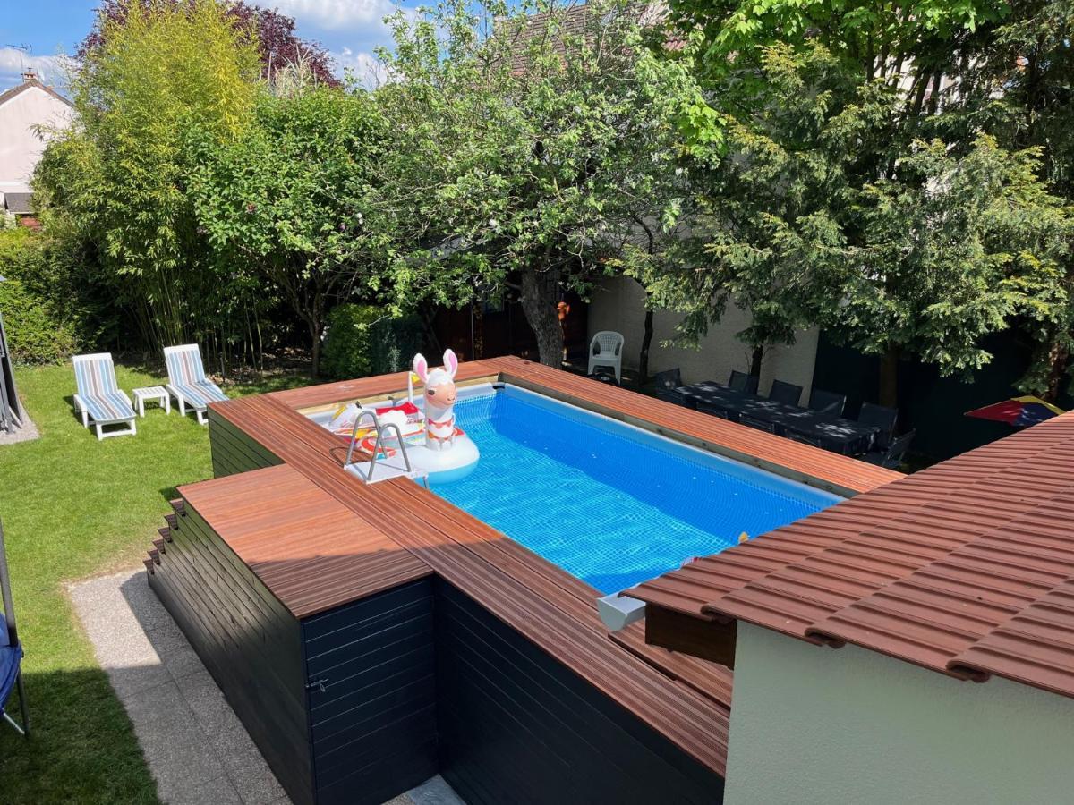 Villa Dne Villa- Disney-paris - Holidays House - Maison De - Piscine - Pool- 6 Chambres- 6 Sdb - 6 Bedrooms - 6 Bathrooms Gournay-Sur-Marne