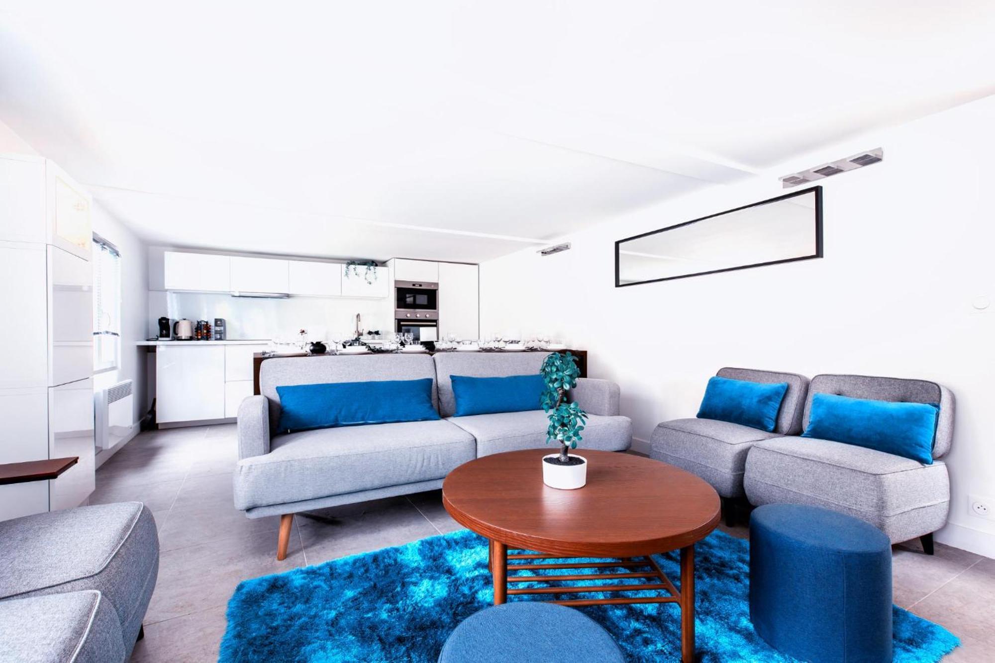 Dne Villa- Disney-paris - Holidays House - Maison De - Piscine - Pool- 6 Chambres- 6 Sdb - 6 Bedrooms - 6 Bathrooms Villa Gournay-Sur-Marne